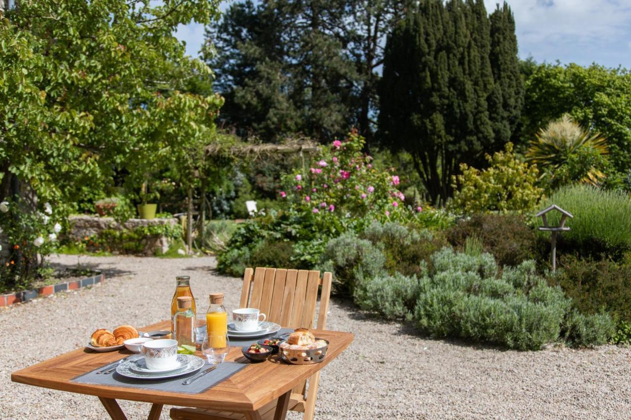 Le Manoir De Juganville Saint-Martin-de-Varreville Esterno foto