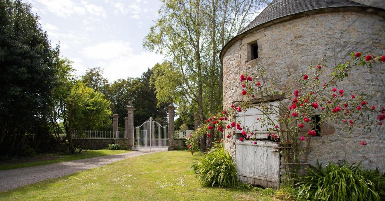 Le Manoir De Juganville Saint-Martin-de-Varreville Esterno foto