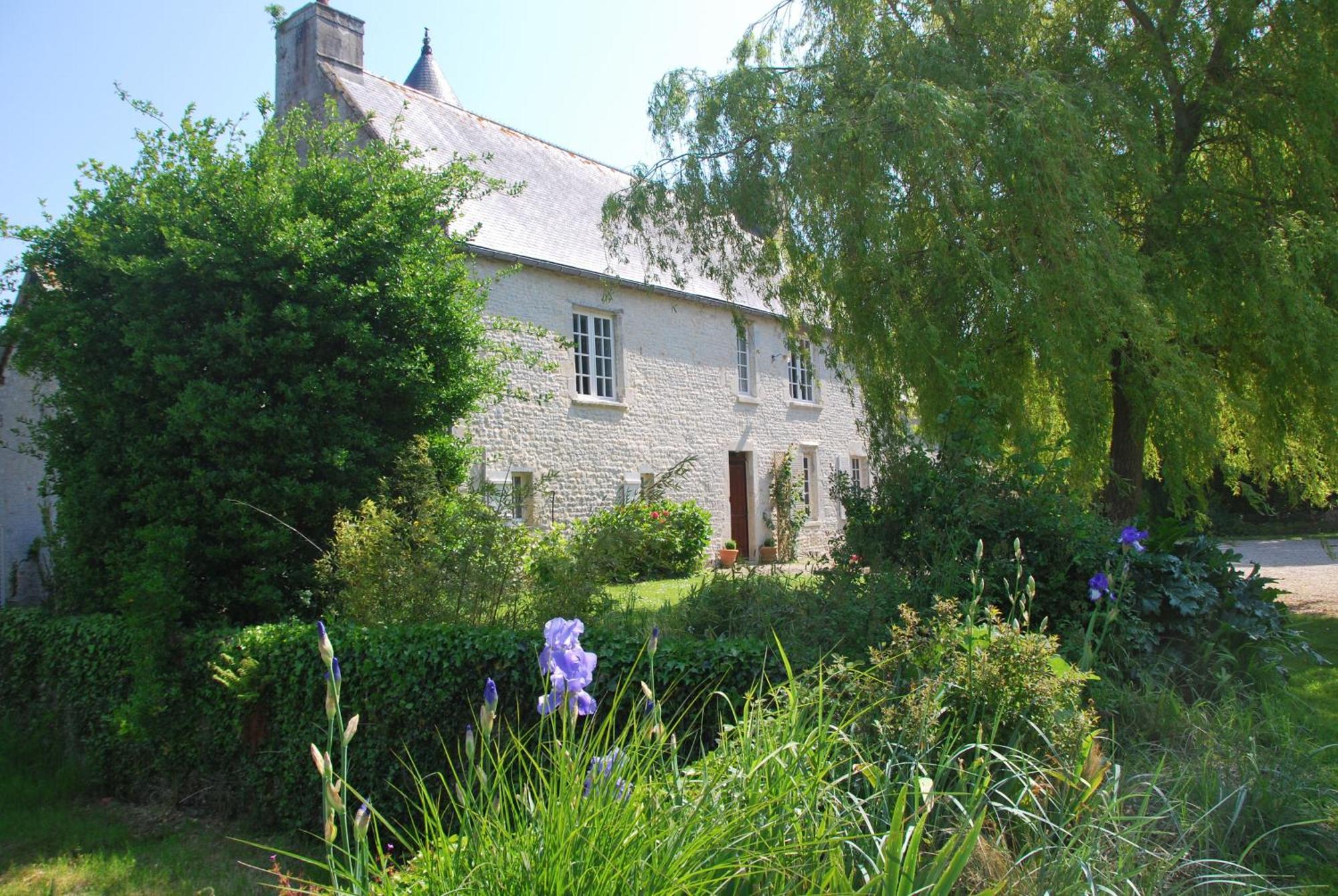 Le Manoir De Juganville Saint-Martin-de-Varreville Esterno foto